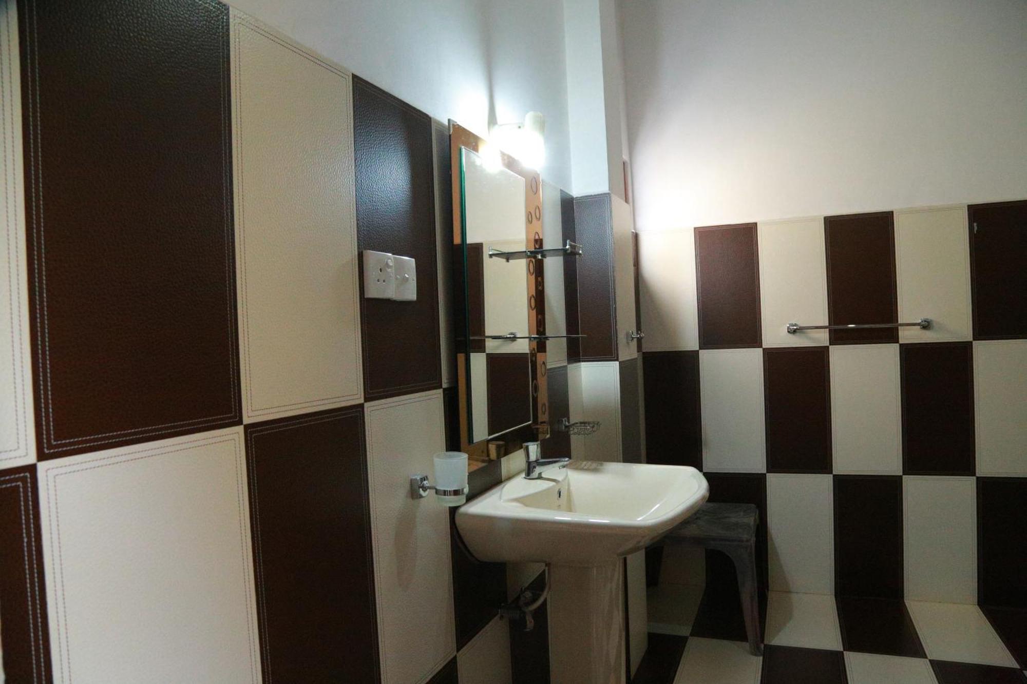 The King Apartment Hikkaduwa Exterior foto