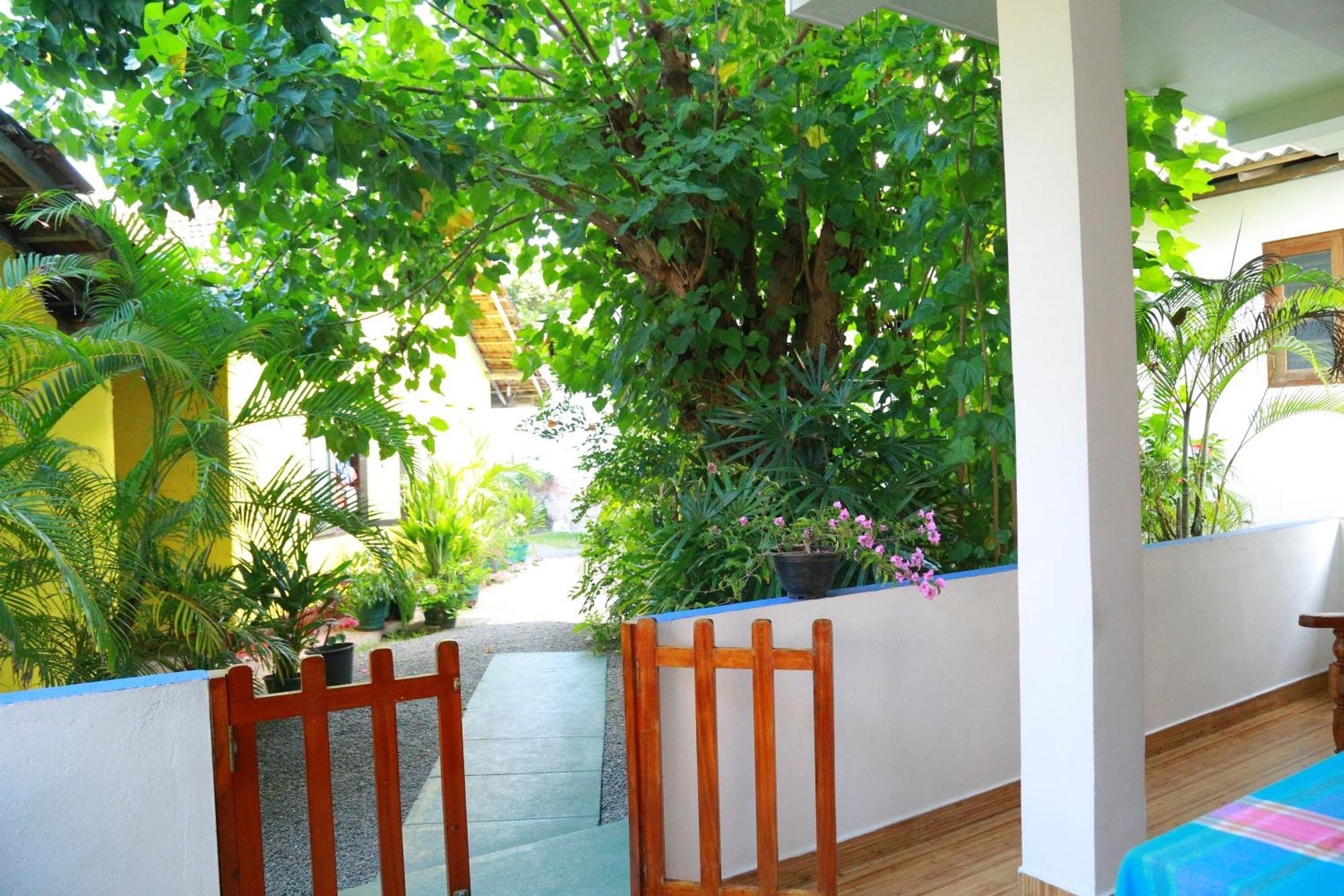 The King Apartment Hikkaduwa Exterior foto